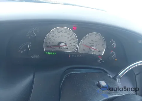 2002 Ford F-150 Lariat из США, поврежденный, VIN 1FTRW07372KD15181